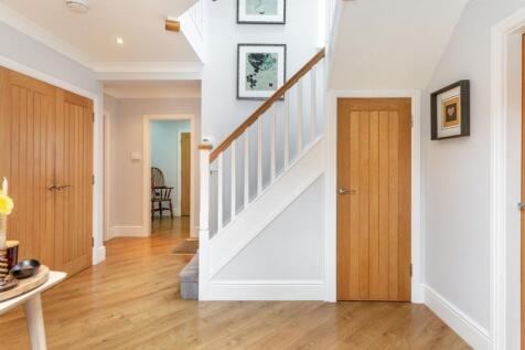02Entrance Hall.jpg