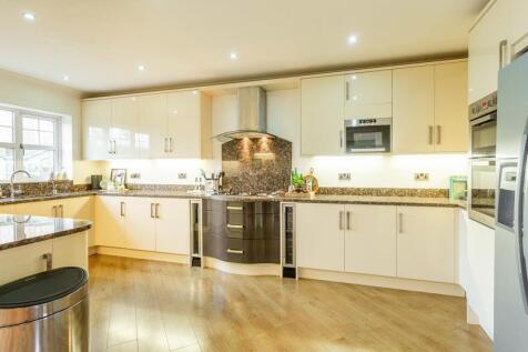 03Kitchen a.jpg
