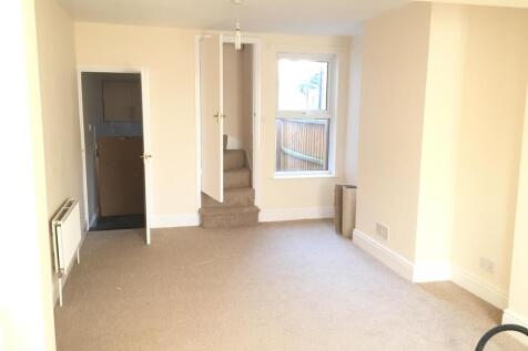 Lounge/Dining Area