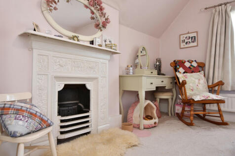 Bedroom 2 - Detai...