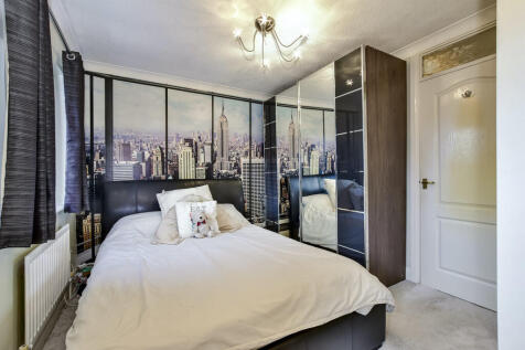 15 Alder Walk 26