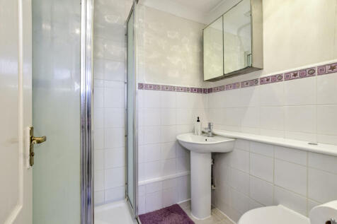 15 Alder Walk 25