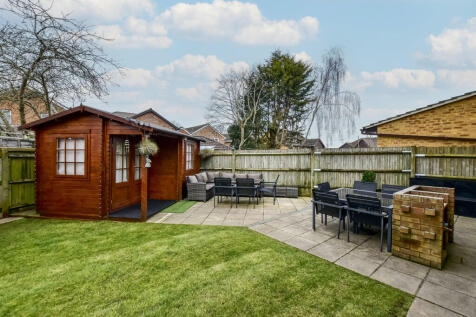 15 Alder Walk 7