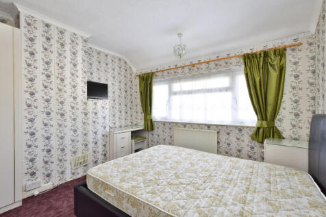 9 Ridgehurst Av.