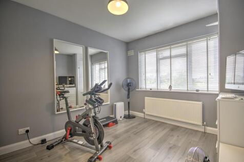 Bedroom 2 (1)
