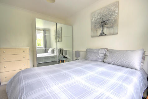 Bedroom 1a