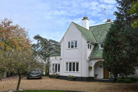 Wayside autumn front 02.jpg