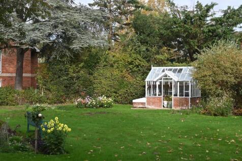 Autumn rear garden 02.jpg