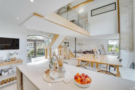 3 Hill Farm View, Newmarket-25.jpg
