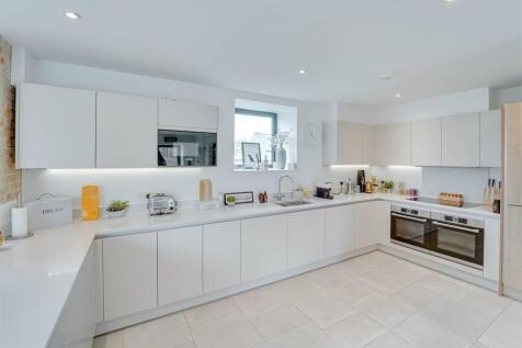 3 Hill Farm View, Newmarket-23.jpg