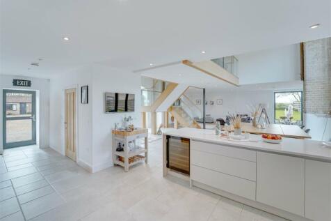 3 Hill Farm View, Newmarket-24.jpg