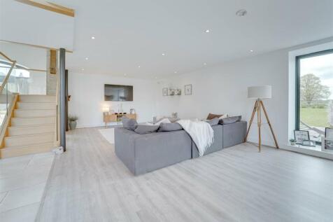 3 Hill Farm View, Newmarket-17.jpg