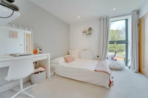 3 Hill Farm View, Newmarket-32.jpg