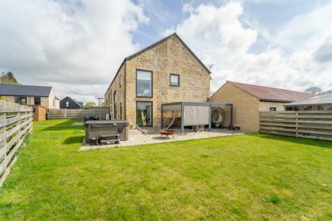 3 Hill Farm View, Newmarket-8.jpg
