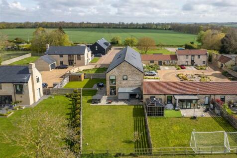3 Hill Farm View, Newmarket-45.jpg