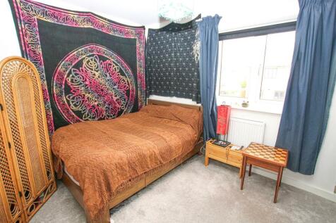IMG_6960 bed 1.jpg