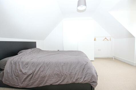 IMG_9279 bed.jpg