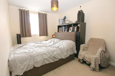 IMG_7692 bed.jpg