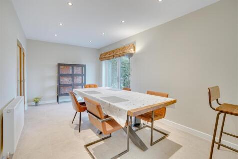 16 Trinity Dr-16 Trinity Dr, Newmarket--16.jpg