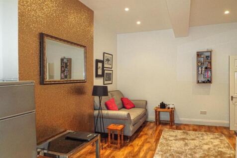 Living Room2.jpg