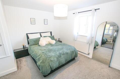 IMG_7869 bed.jpg