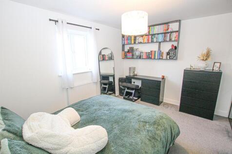 IMG_7870 bed.jpg