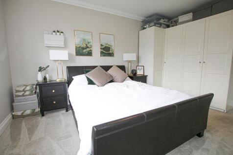 IMG_8350 bed.jpg