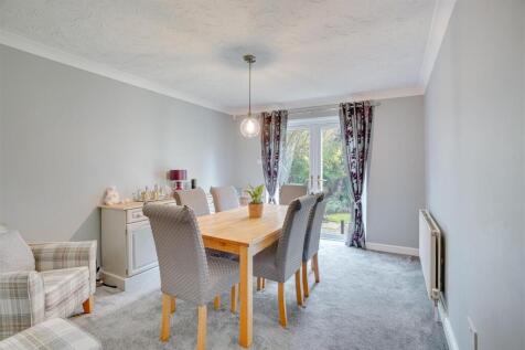 3 Ditton Cl, Newmarket--7.jpg