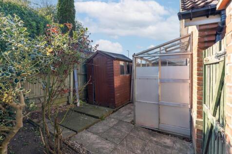 12 Heasman Cl, Newmarket--2.jpg