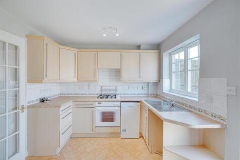 12 Heasman Cl, Newmarket--4.jpg