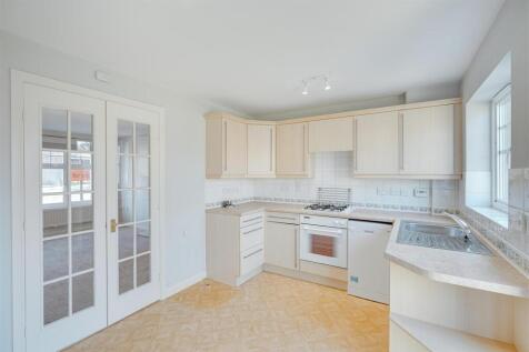 12 Heasman Cl, Newmarket--5.jpg