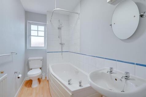 12 Heasman Cl, Newmarket--11.jpg