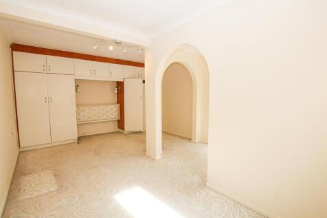 IMG_6008 BED.jpg