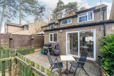 Heath House, Centre Drive, Newmarket--10.jpg