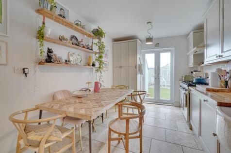 59 Lisburn Rd, Newmarket --5.jpg