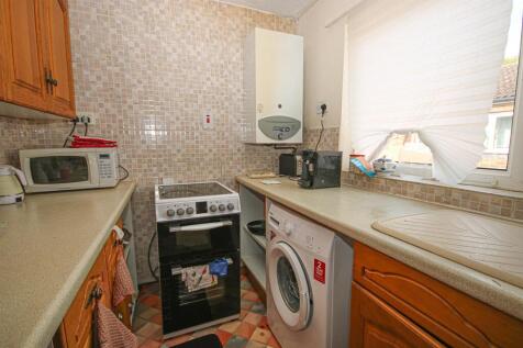 Kitchen 2.jpg