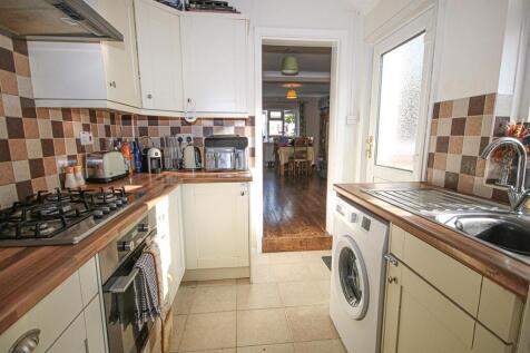 Kitchen 3.jpg