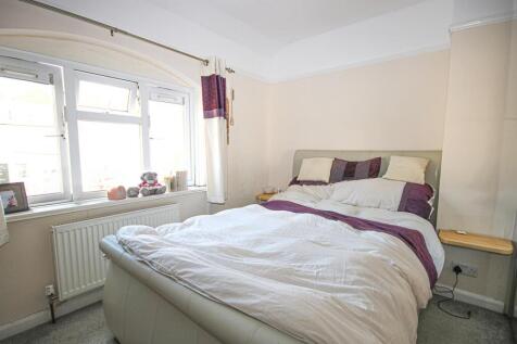 Bed 1.jpg