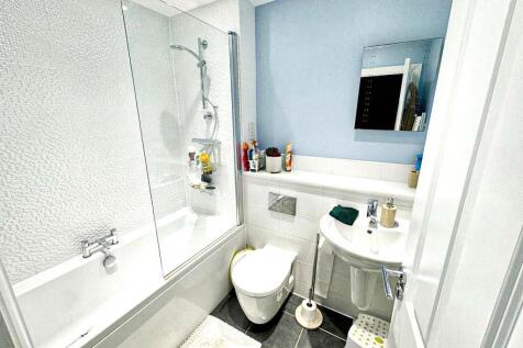 234140_S1095375_IMG_14_0000BATH.jpg