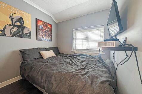 Bed 3.jpg