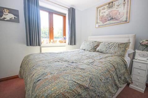 Bed 2 1.jpg