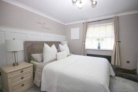 Bed 1.jpg