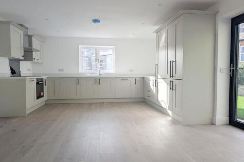 Kitchen New 3.jpg