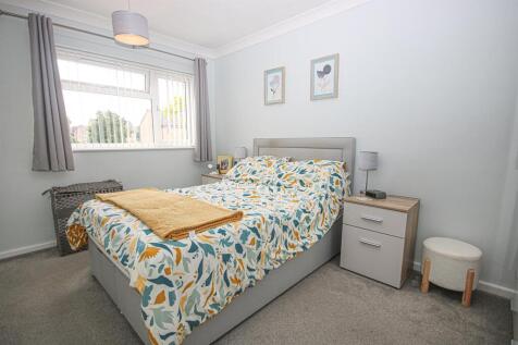 Bed 1.jpg