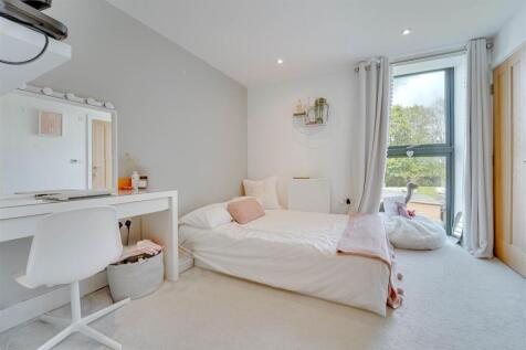 3 Hill Farm View, Newmarket-32.jpg