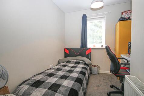 Bed 3.jpg