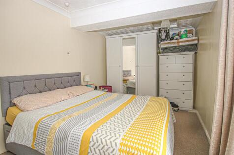 Bed 4 2.jpg
