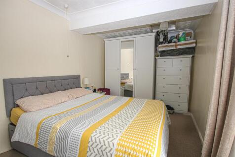 Bed 4 2.jpg