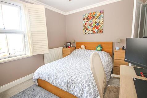 Bed 1 2.jpg