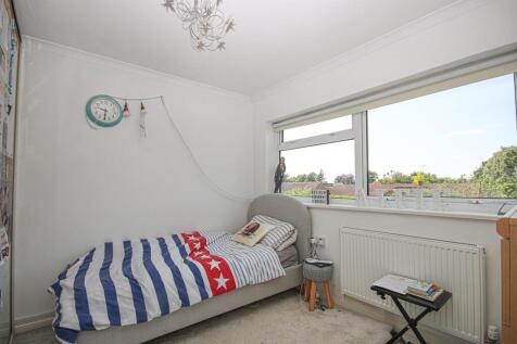 Bed 2 1.jpg